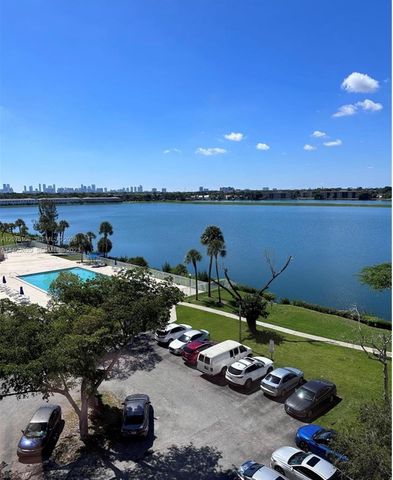 20850 San Simeon Way 603-5, Miami, FL 33179