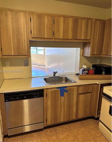 20850 San Simeon Way 603-5, Miami, FL 33179