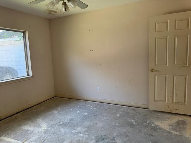1905 Sandy Schoals Drive, League City, TX 77573