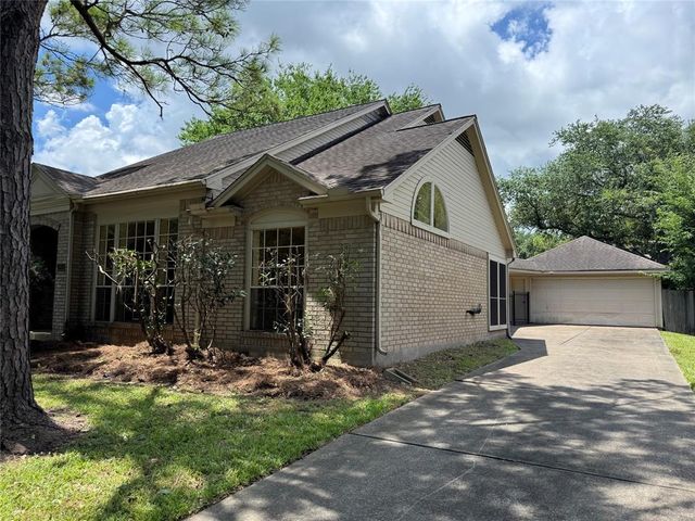1905 Sandy Schoals Drive, League City, TX 77573