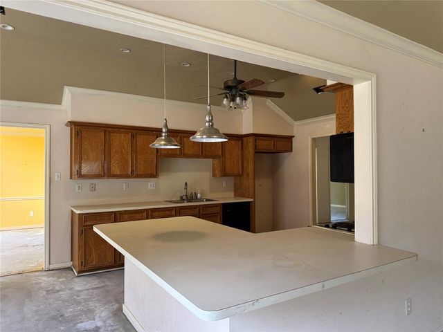 1905 Sandy Schoals Drive, League City, TX 77573