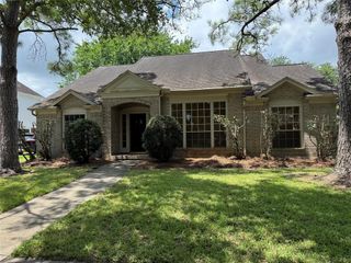 1905 Sandy Schoals Drive, League City, TX 77573
