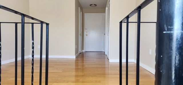 1 Samoset Ave Winter, Mansfield, MA 02048