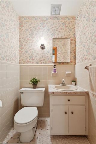 601 Beacon CT, Newport News, VA 23601