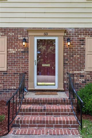 601 Beacon CT, Newport News, VA 23601