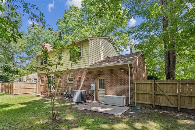 601 Beacon CT, Newport News, VA 23601