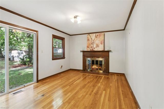 601 Beacon CT, Newport News, VA 23601