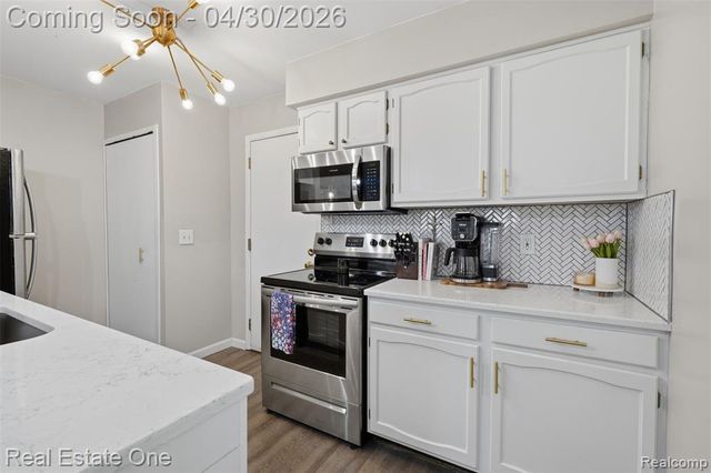 383 Neptune Drive, Walled Lake, MI 48390