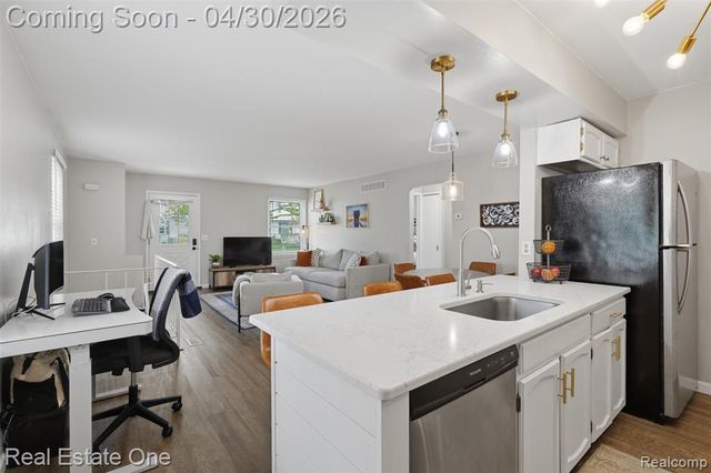 383 Neptune Drive, Walled Lake, MI 48390