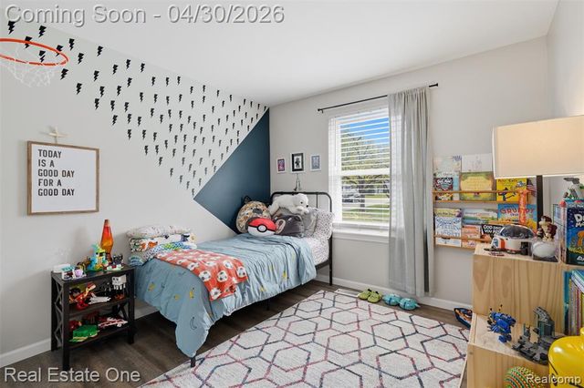 383 Neptune Drive, Walled Lake, MI 48390