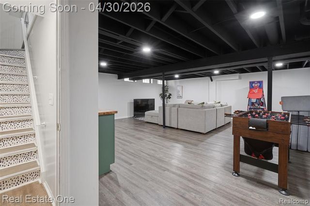 383 Neptune Drive, Walled Lake, MI 48390