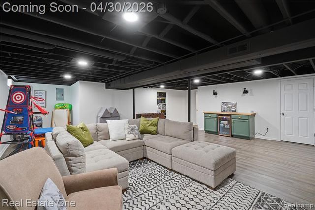 383 Neptune Drive, Walled Lake, MI 48390