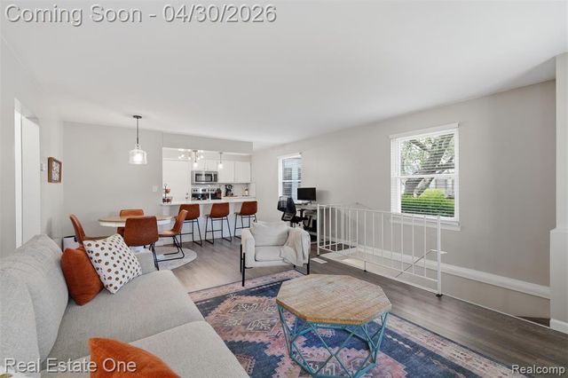 383 Neptune Drive, Walled Lake, MI 48390