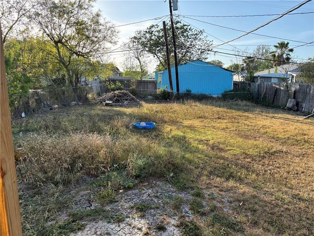 2317 Elizabeth St, Corpus Christi, TX 78404