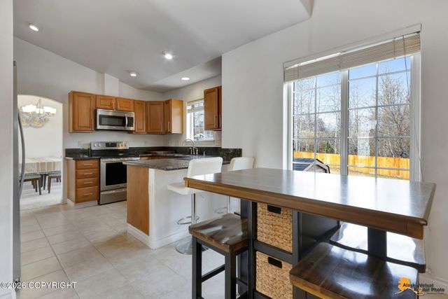 5605 Yukon Charlie Loop, Anchorage, AK 99502