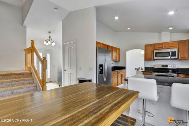 5605 Yukon Charlie Loop, Anchorage, AK 99502