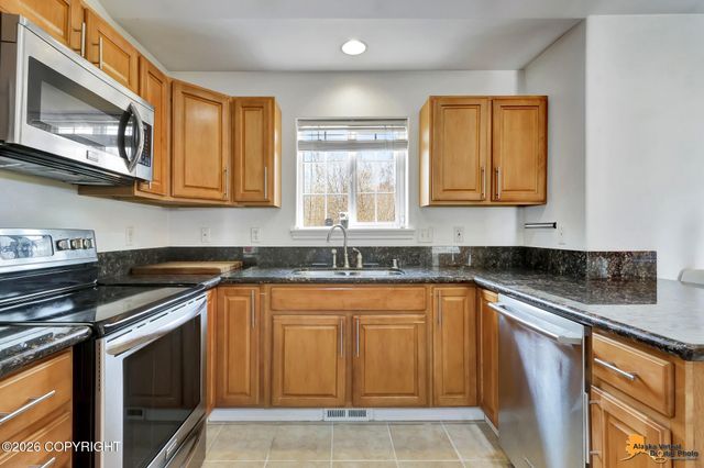 5605 Yukon Charlie Loop, Anchorage, AK 99502