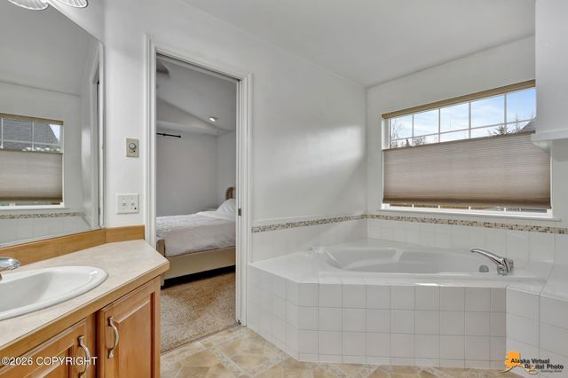 5605 Yukon Charlie Loop, Anchorage, AK 99502