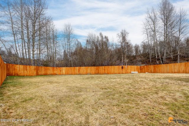 5605 Yukon Charlie Loop, Anchorage, AK 99502