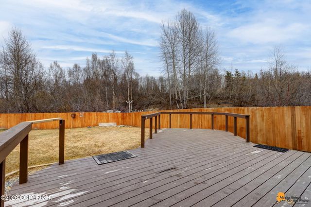 5605 Yukon Charlie Loop, Anchorage, AK 99502