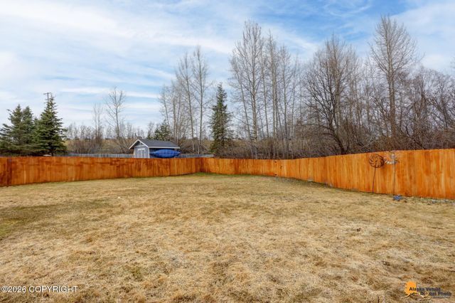 5605 Yukon Charlie Loop, Anchorage, AK 99502