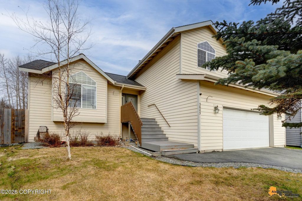 5605 Yukon Charlie Loop, Anchorage, AK 99502
