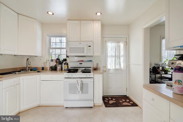 972 N QUANTICO ST, Arlington, VA 22205