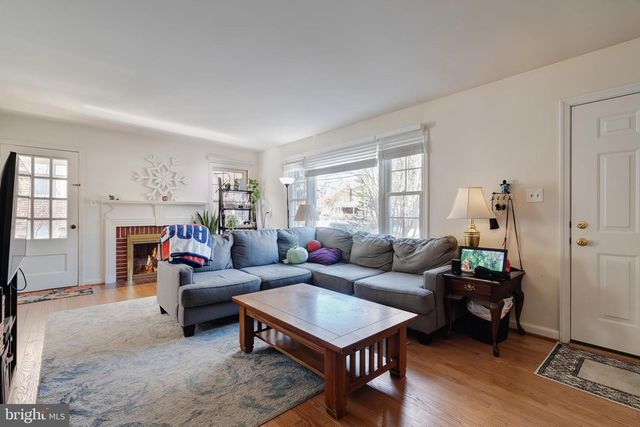 972 N QUANTICO ST, Arlington, VA 22205