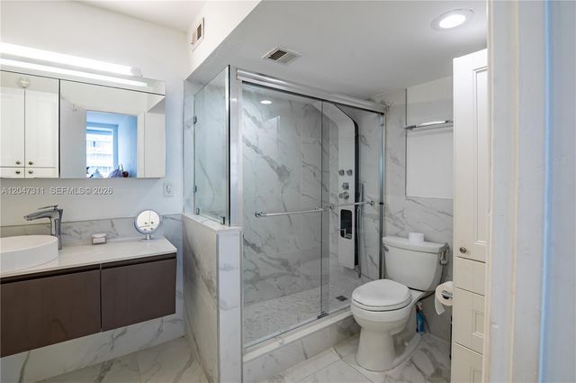 7545 E Treasure Dr 9B, North Bay Village, FL 33141