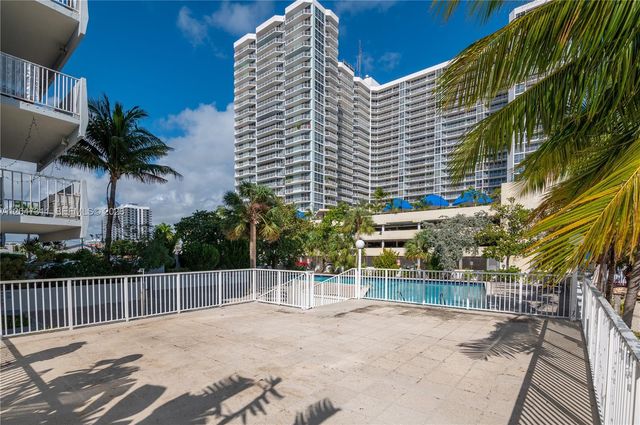 7545 E Treasure Dr 9B, North Bay Village, FL 33141
