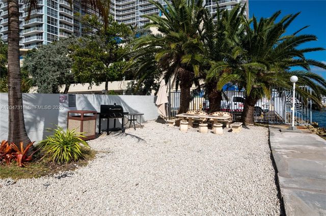 7545 E Treasure Dr 9B, North Bay Village, FL 33141
