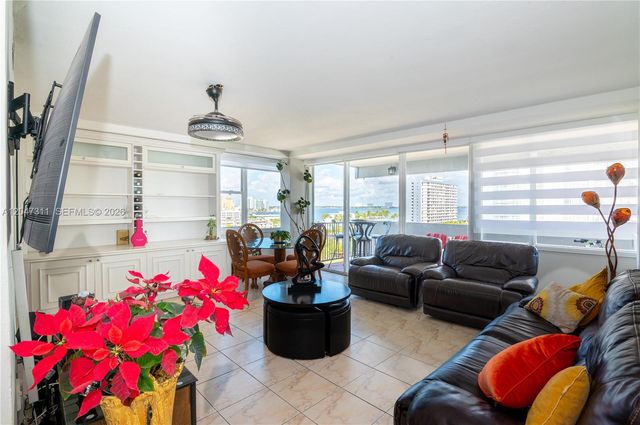 7545 E Treasure Dr 9B, North Bay Village, FL 33141