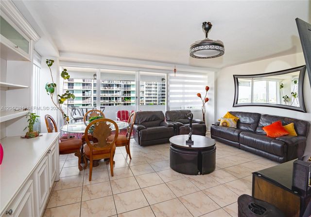 7545 E Treasure Dr 9B, North Bay Village, FL 33141