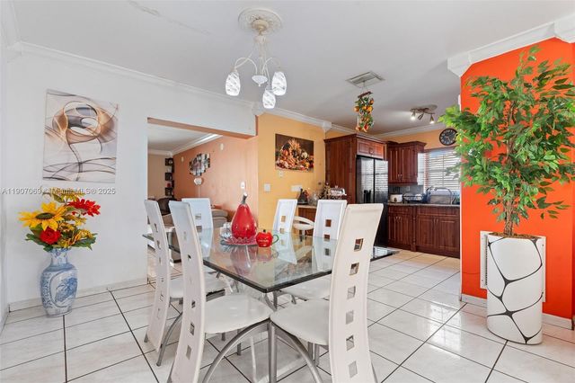 720 NW 19th Ct, Miami, FL 33125