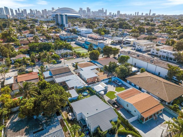 720 NW 19th Ct, Miami, FL 33125