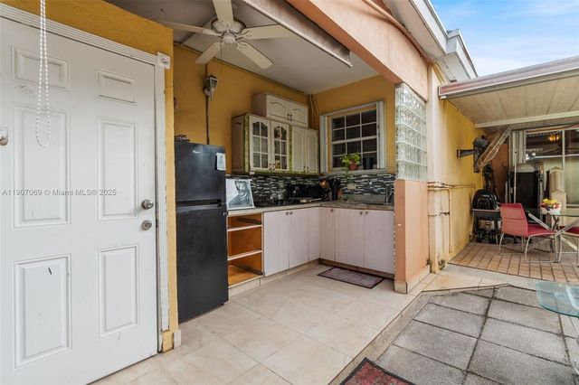 720 NW 19th Ct, Miami, FL 33125