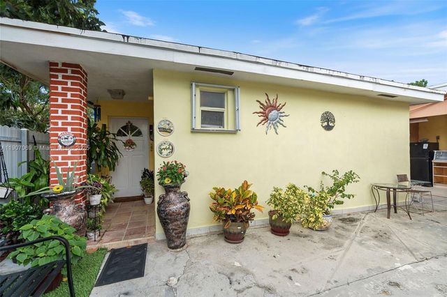 720 NW 19th Ct, Miami, FL 33125