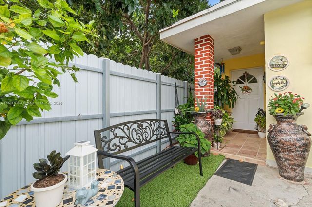 720 NW 19th Ct, Miami, FL 33125