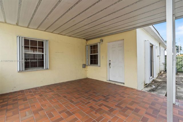 720 NW 19th Ct, Miami, FL 33125