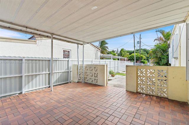 720 NW 19th Ct, Miami, FL 33125