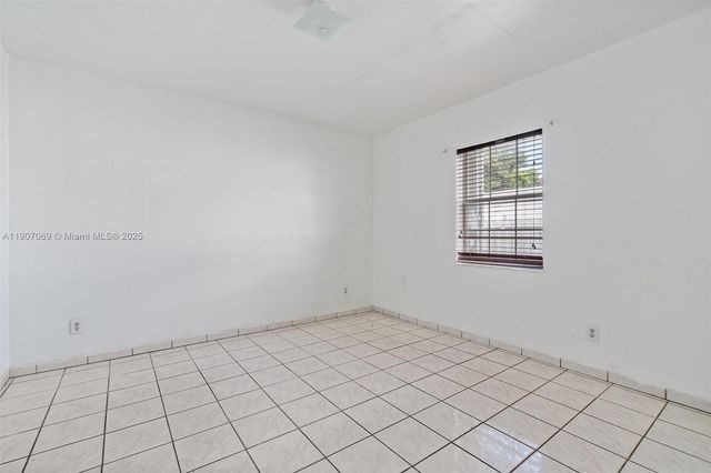 720 NW 19th Ct, Miami, FL 33125