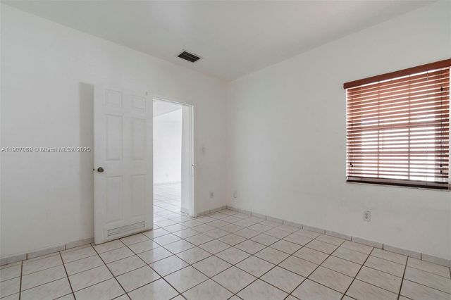 720 NW 19th Ct, Miami, FL 33125