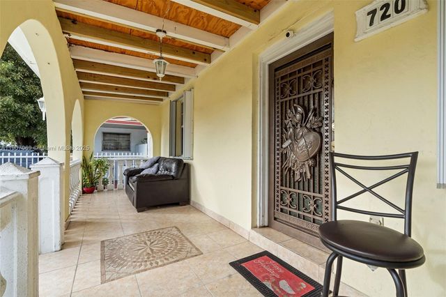 720 NW 19th Ct, Miami, FL 33125