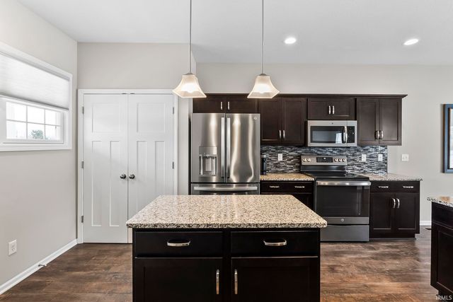 932 Clairborne Drive, Fort Wayne, IN 46818