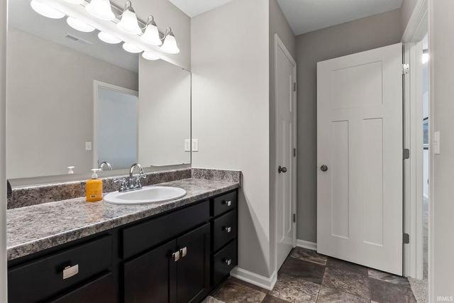 932 Clairborne Drive, Fort Wayne, IN 46818