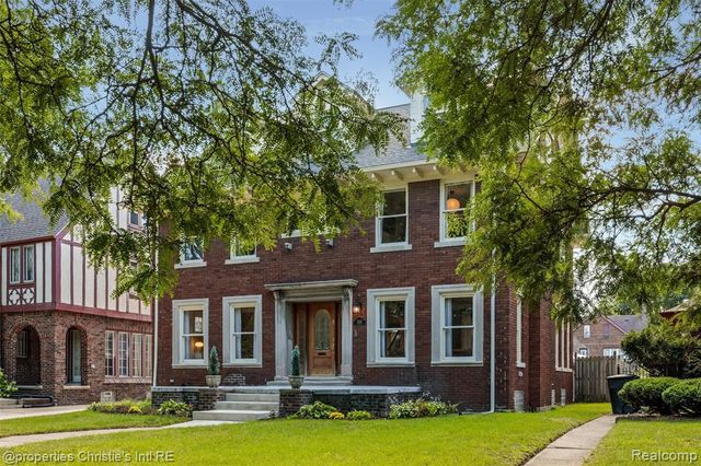 2325 W Boston Boulevard, Detroit, MI 48206