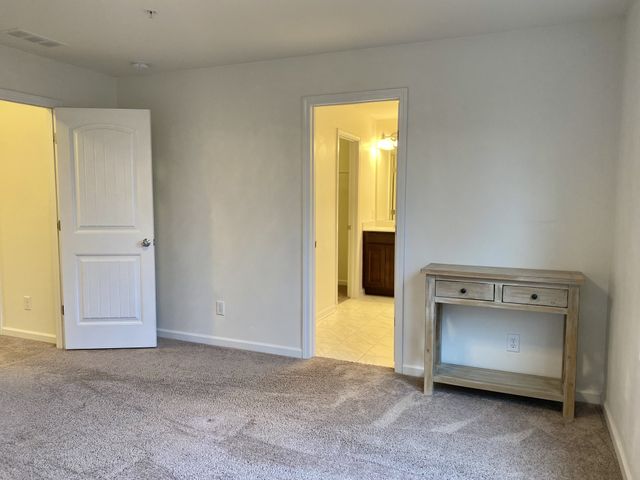 1021 Livingstone Ln, Mount Juliet, TN 37122