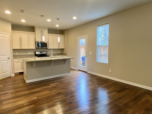 1021 Livingstone Ln, Mount Juliet, TN 37122