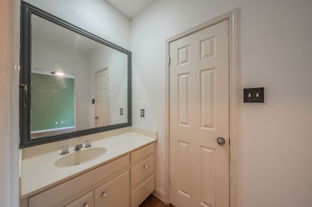 2728 Reagan Street 101, Dallas, TX 75219