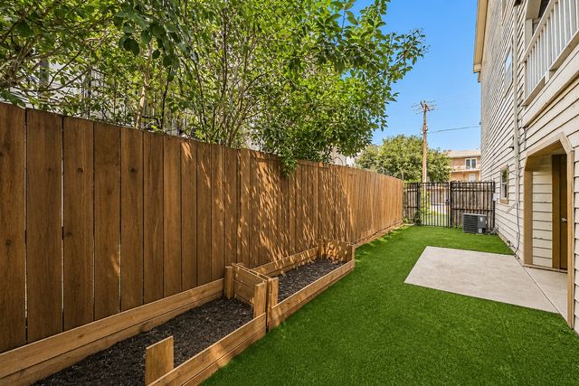 2728 Reagan Street 101, Dallas, TX 75219